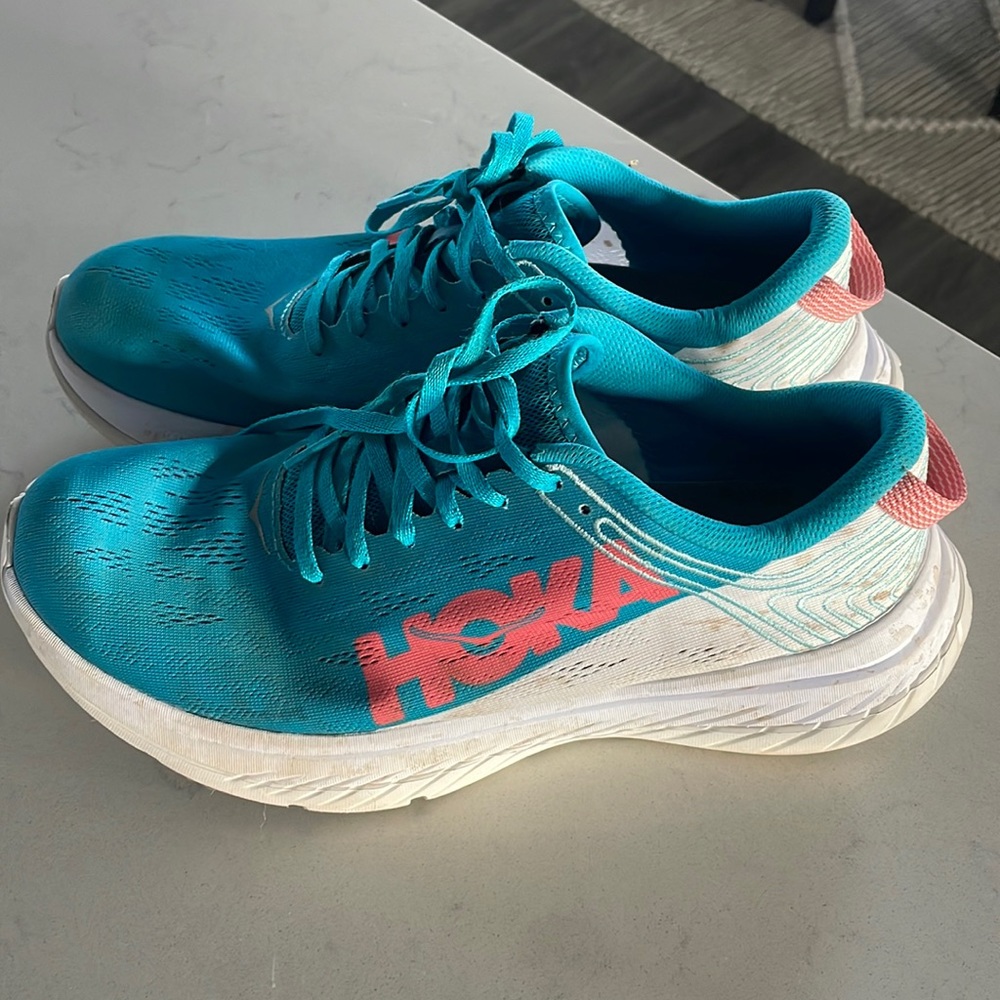 HOKA profly X shoes. Blue/pink/white.